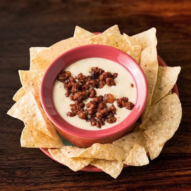 Choriqueso Dip & Chips.